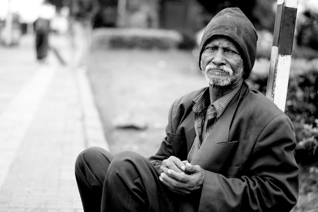Contrasting Talino's Active Life: Insights on Aging and Mental Well-being